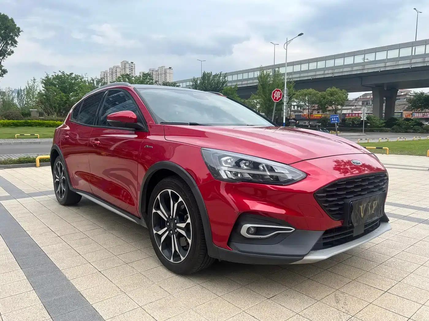 2020 Ford Focus Active EcoBoost 180 Automatic Sport Edition — миниатюра 3