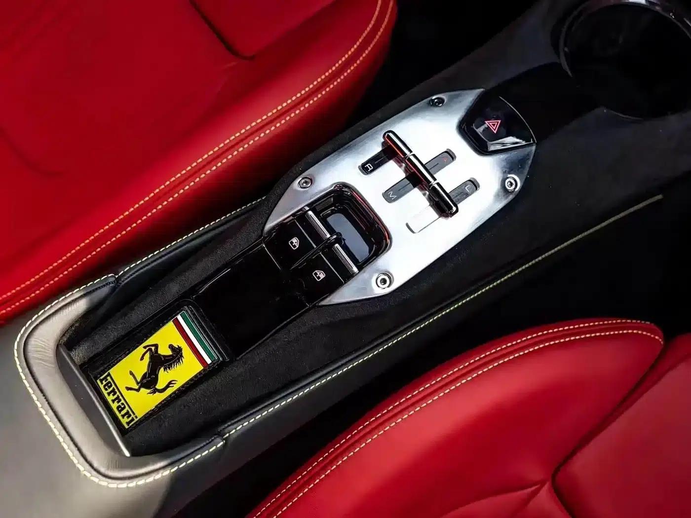 SF90 2020 3.9T V8 Stradale — миниатюра 5
