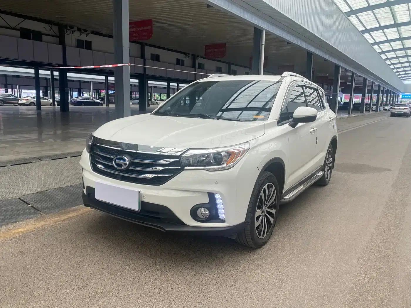 Trumpchi GS4 New Energy 2017 1.5L PHEV Premium Edition — миниатюра 1