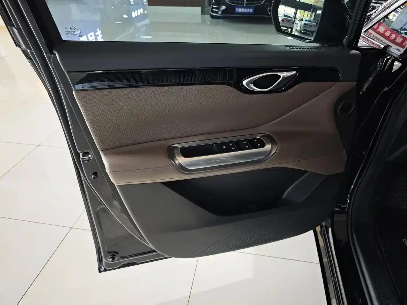 Trumpchi E8 2024 Glory Series 2.0L Glory Edition — миниатюра 4