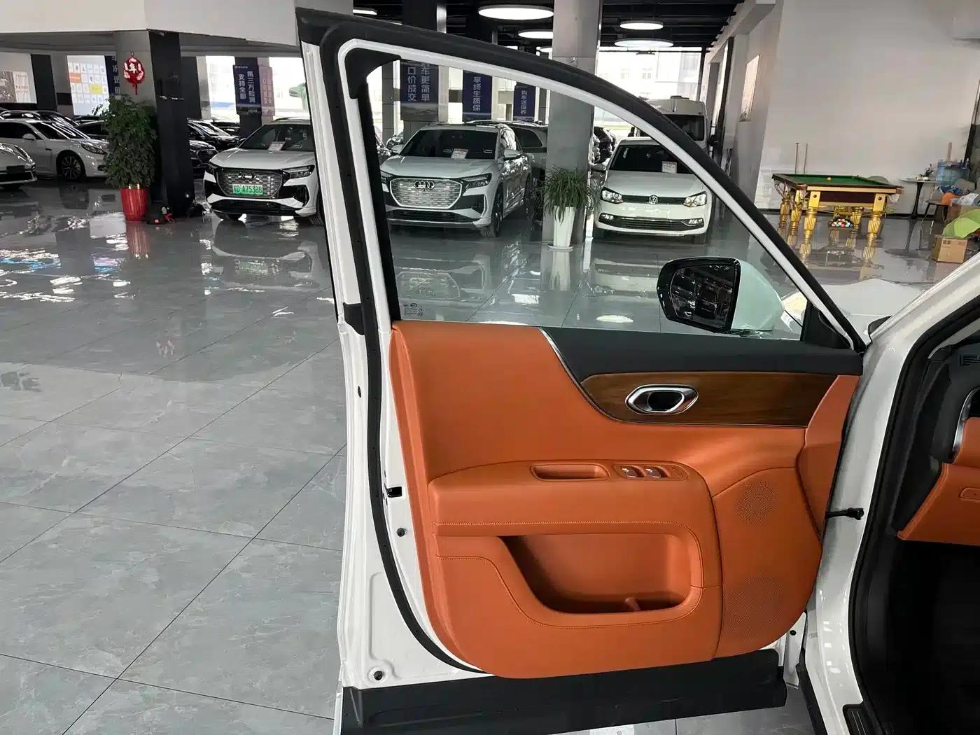 Trumpchi S9 2025 Model, Qiankun Ultra 6-Seater — миниатюра 18