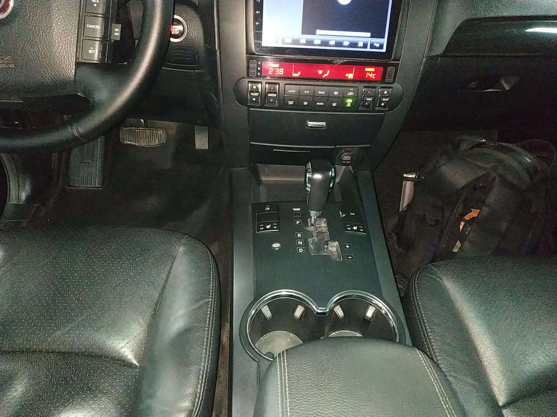 Kia Borrego 2013 3.8L Luxury Edition China V standard — миниатюра 15