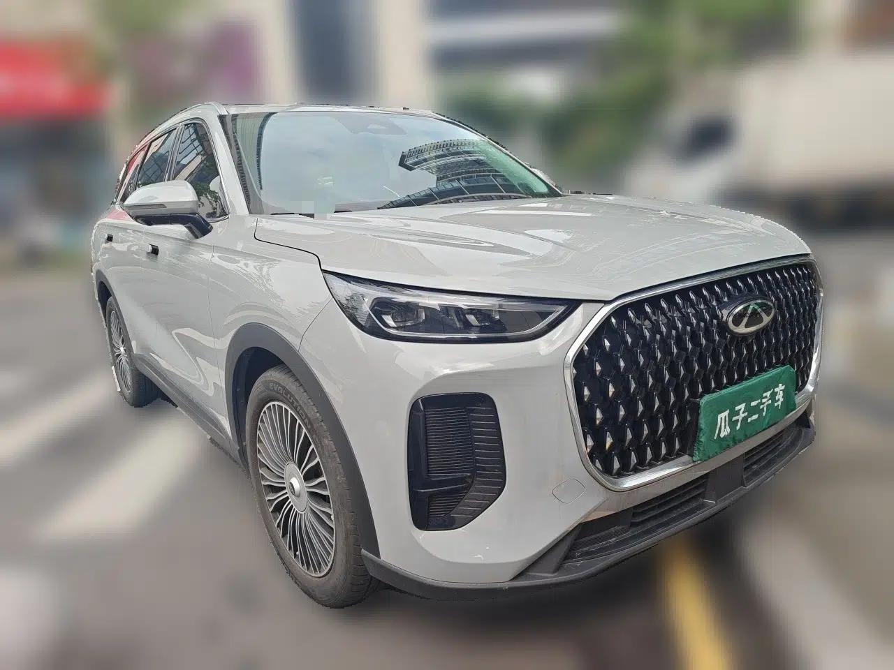 Chery Tiggo 8 L 2024 2.0T Two-Wheel Drive Luxury Edition 5 Seats — миниатюра 3