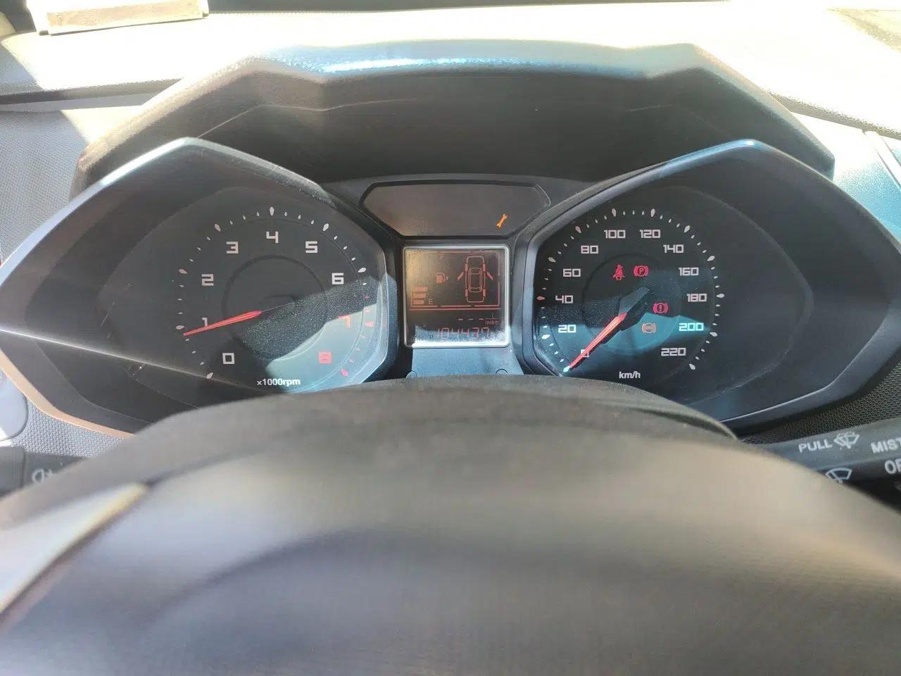 Chery Fengyun 2 2013 Hatchback 1.5L Manual Ruiyi Edition — миниатюра 13