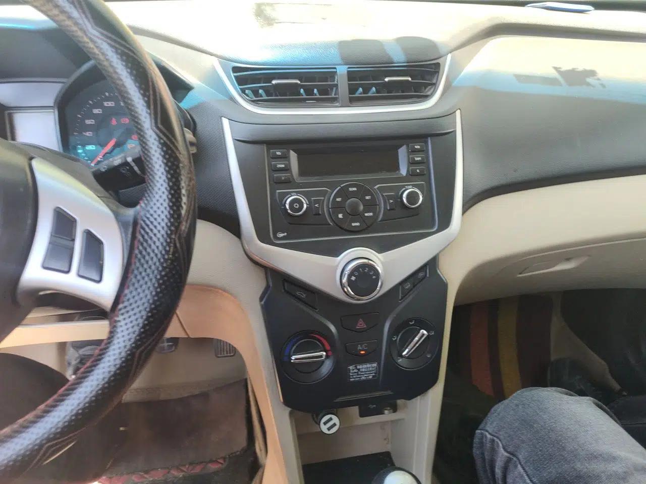 Chery Fengyun 2 2013 Hatchback 1.5L Manual Ruiyi Edition — миниатюра 14