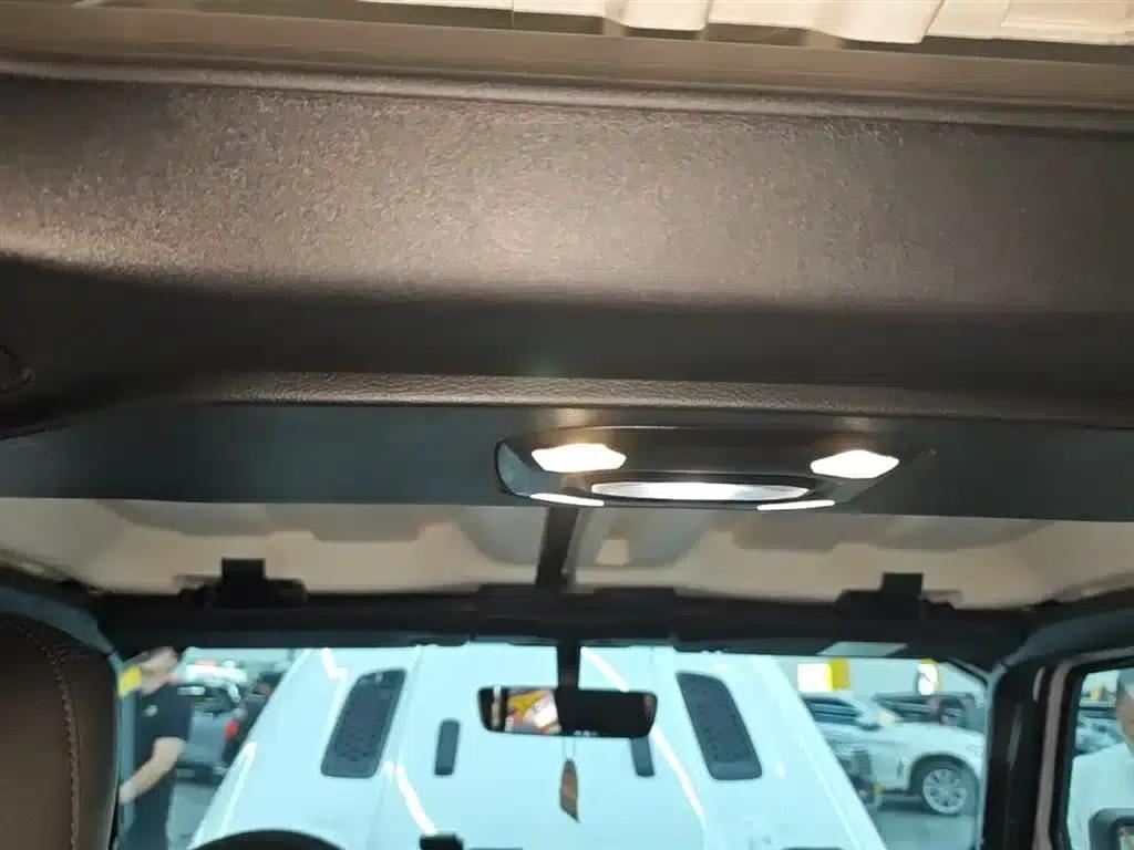 Gladiator 2023 3.6L Overland — миниатюра 18