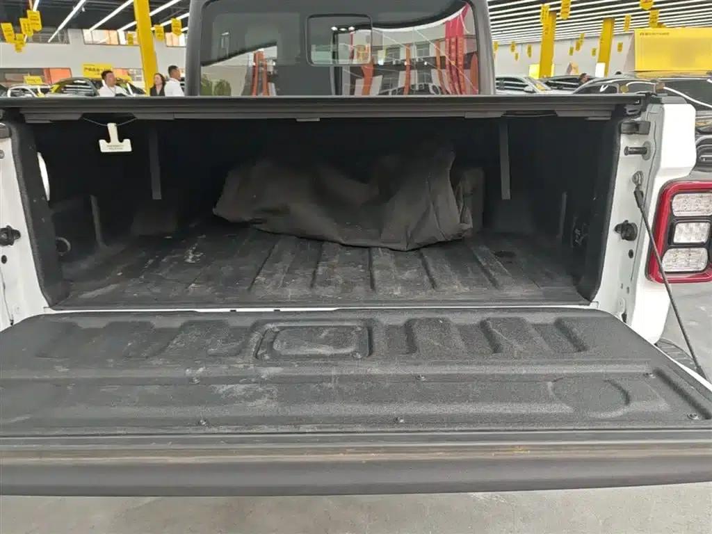 Gladiator 2023 3.6L Overland — миниатюра 19