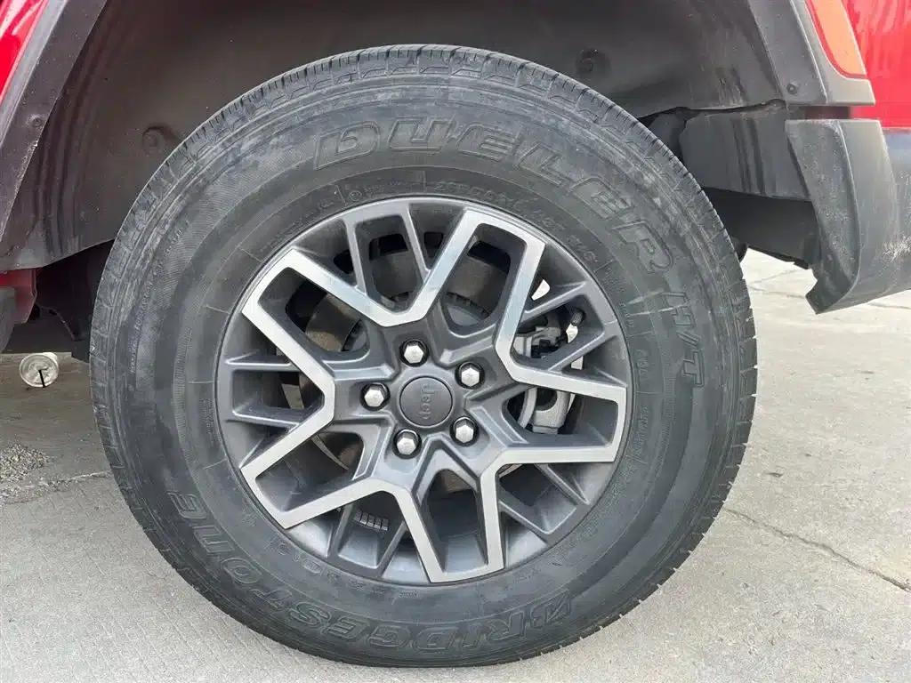 Jeep Wrangler New Energy 2021 Model 4-Door 2.0T 4xe Sahara — миниатюра 7