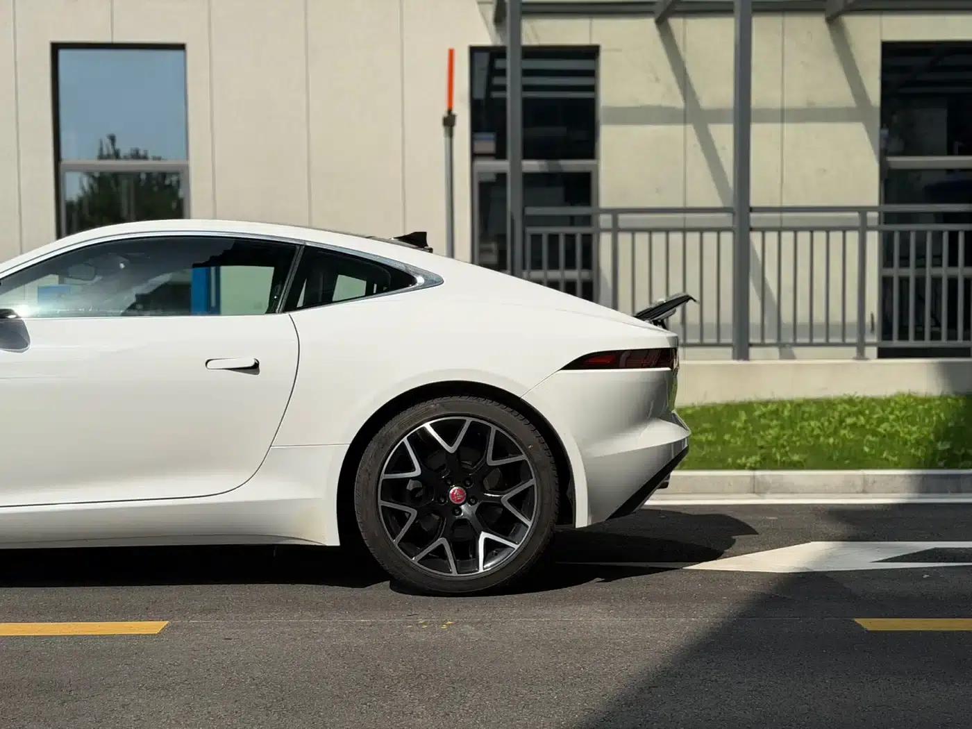 Jaguar F-TYPE 2018 3.0 SC Hardtop — миниатюра 5