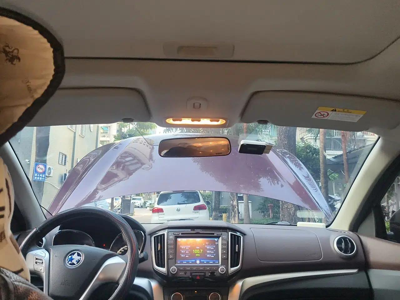 Venucia T70X 2015 2.0L CVT SmartFun Sport Edition — миниатюра 19