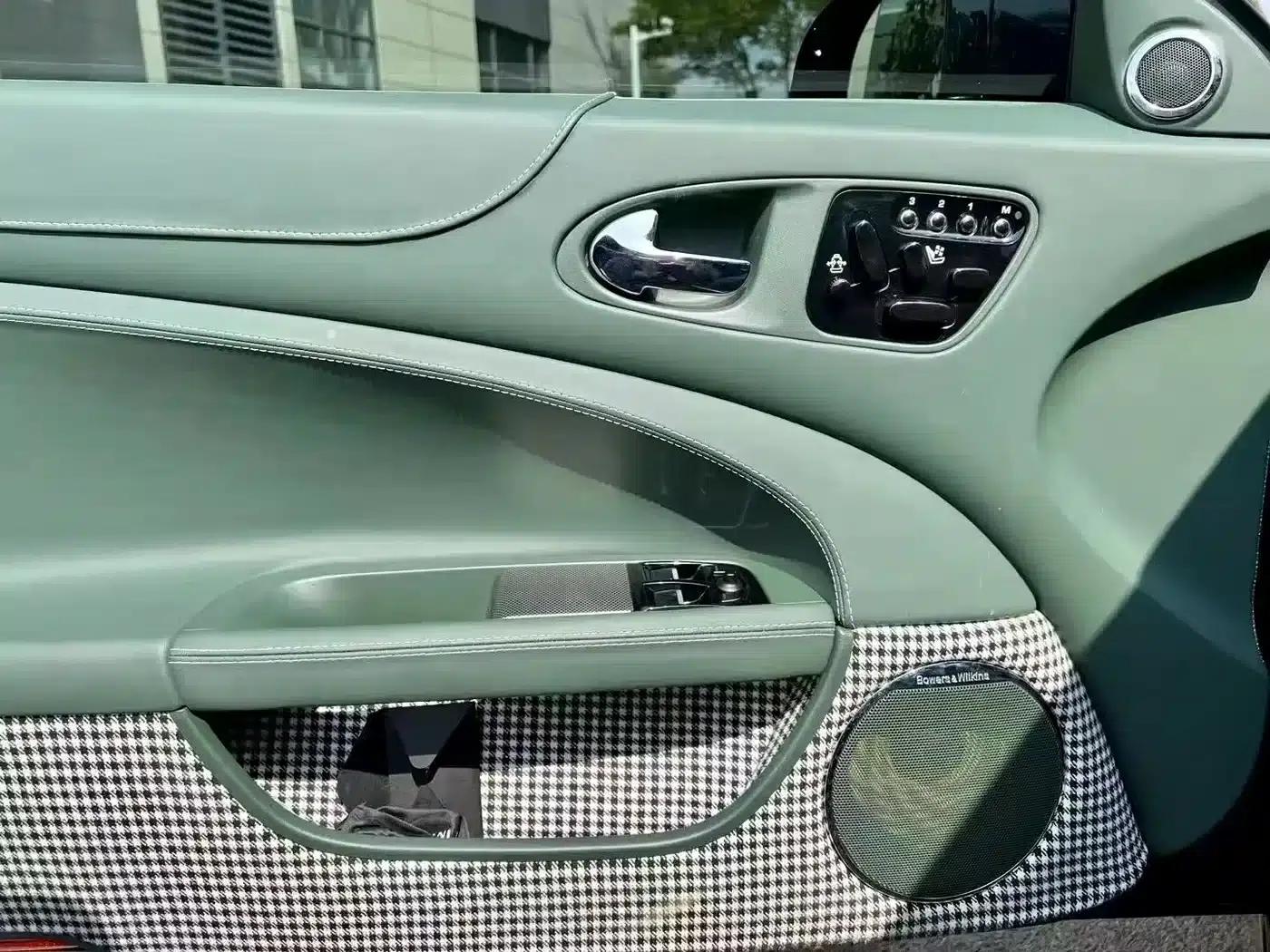 2012 Jaguar XK R 5.0L Supercharged Hardtop — миниатюра 6
