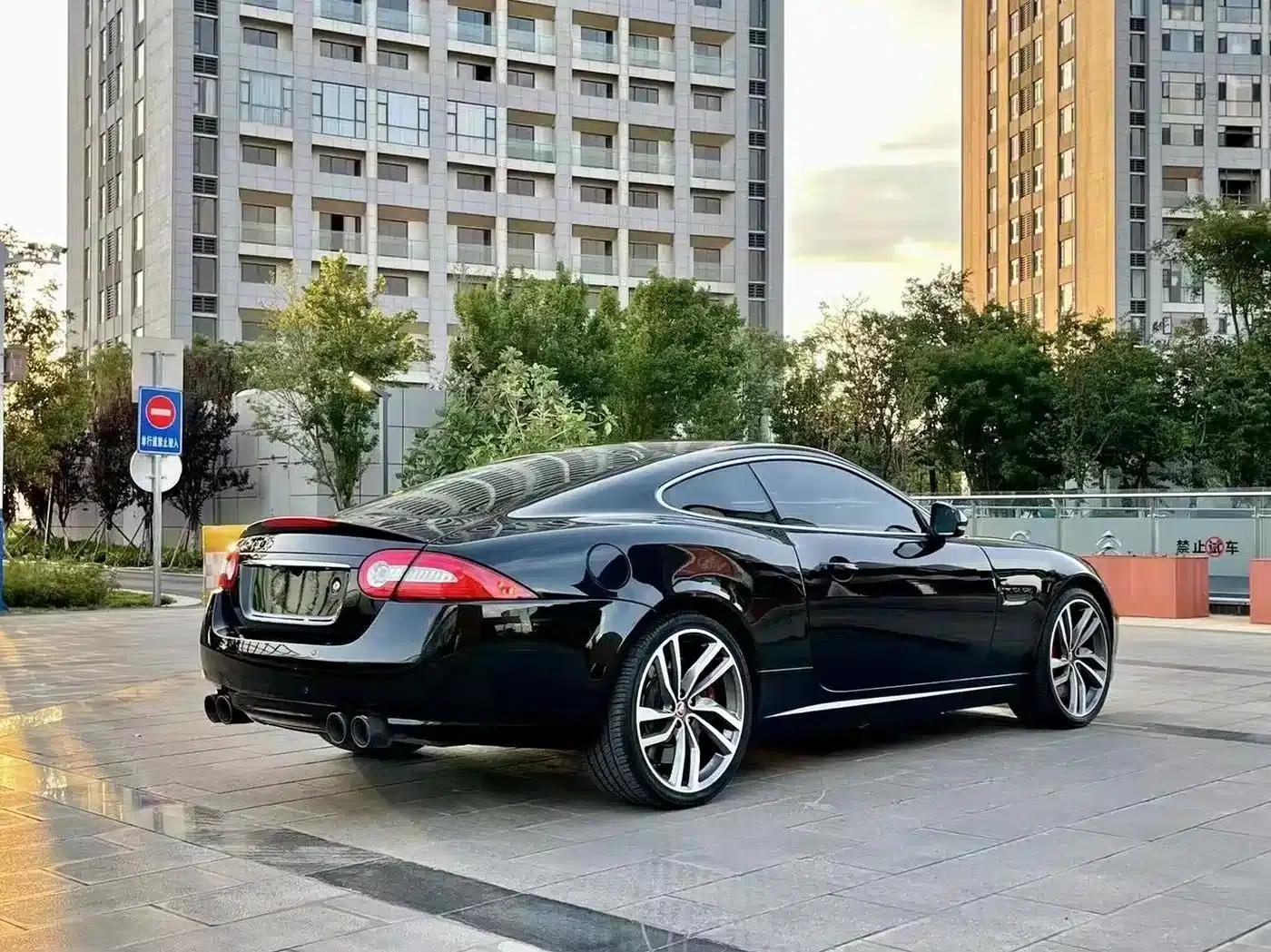2012 Jaguar XK R 5.0L Supercharged Hardtop — миниатюра 9