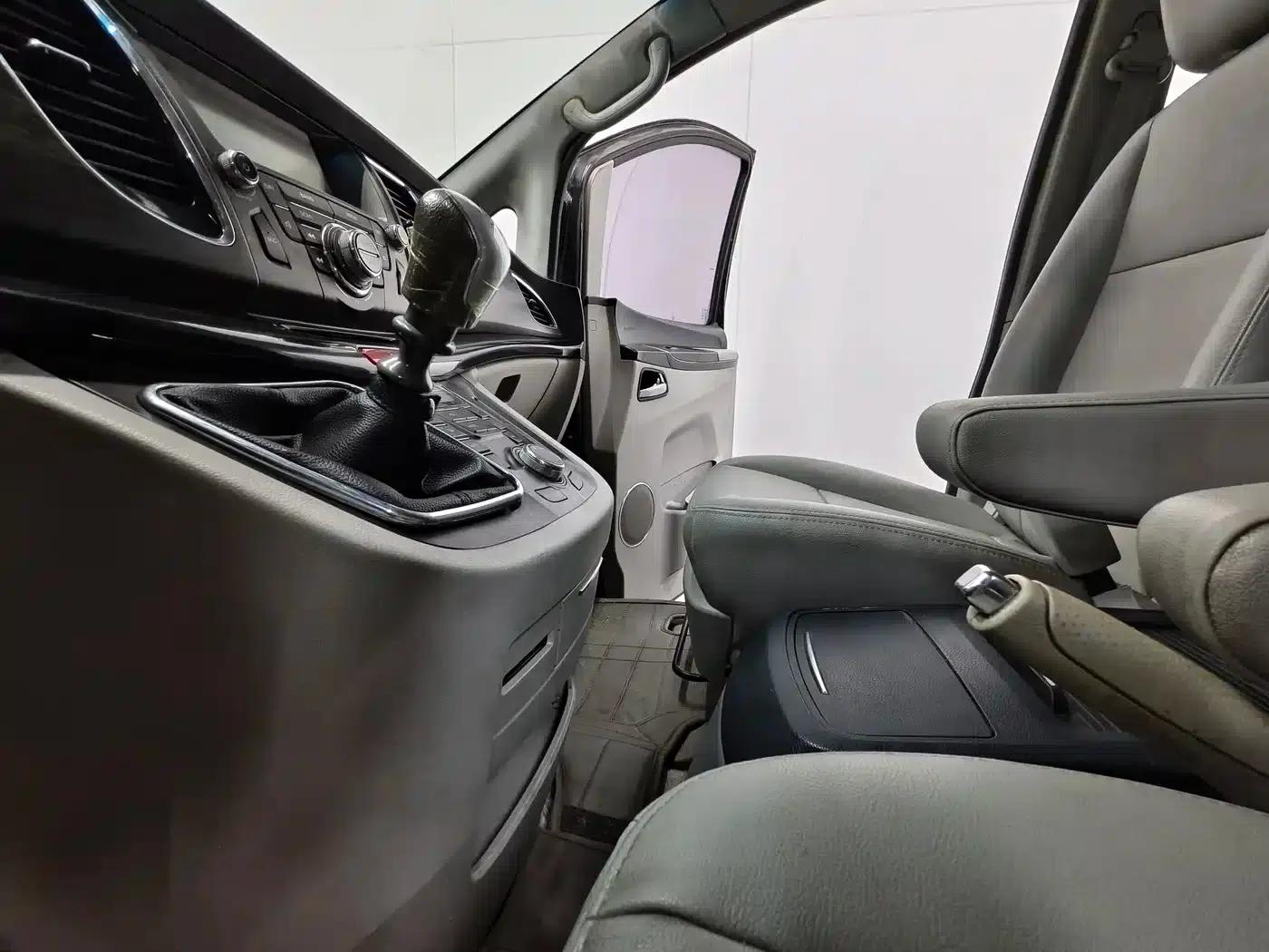 Refine M5 2016 1.9T Diesel Manual Business Edition — миниатюра 13