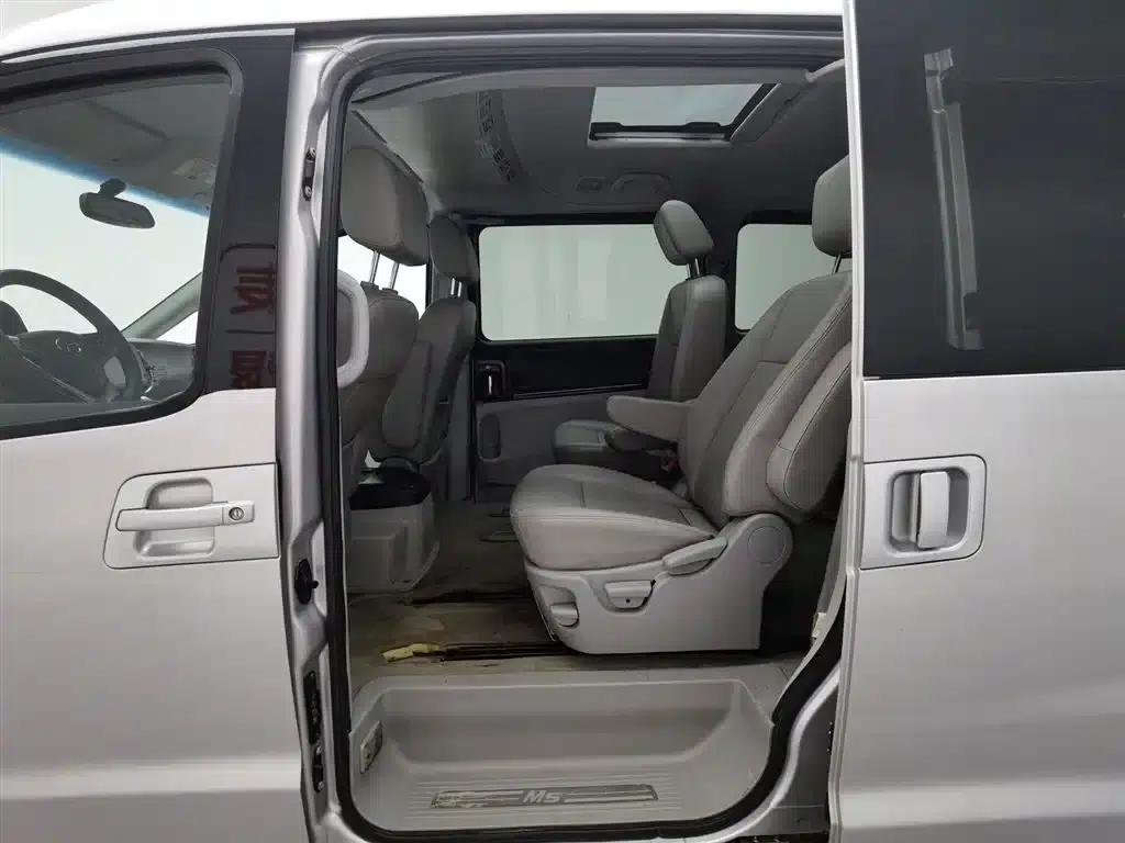 Refine M5 2014 Colorful Travel 2.0T Gasoline Manual Business Edition — миниатюра 15