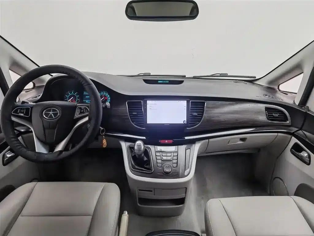 Refine M5 2014 Colorful Travel 2.0T Gasoline Manual Business Edition — миниатюра 5