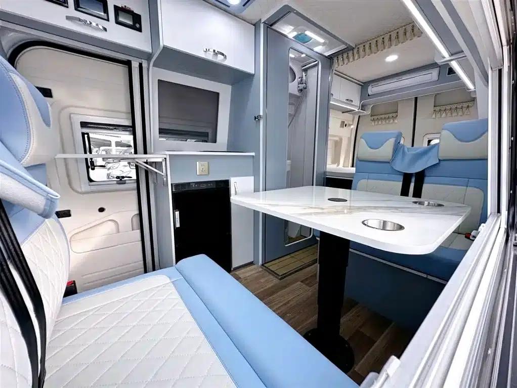 Jiangling Fushun Type B Motorhome, 2026 Model, 2.0T Automatic — миниатюра 11