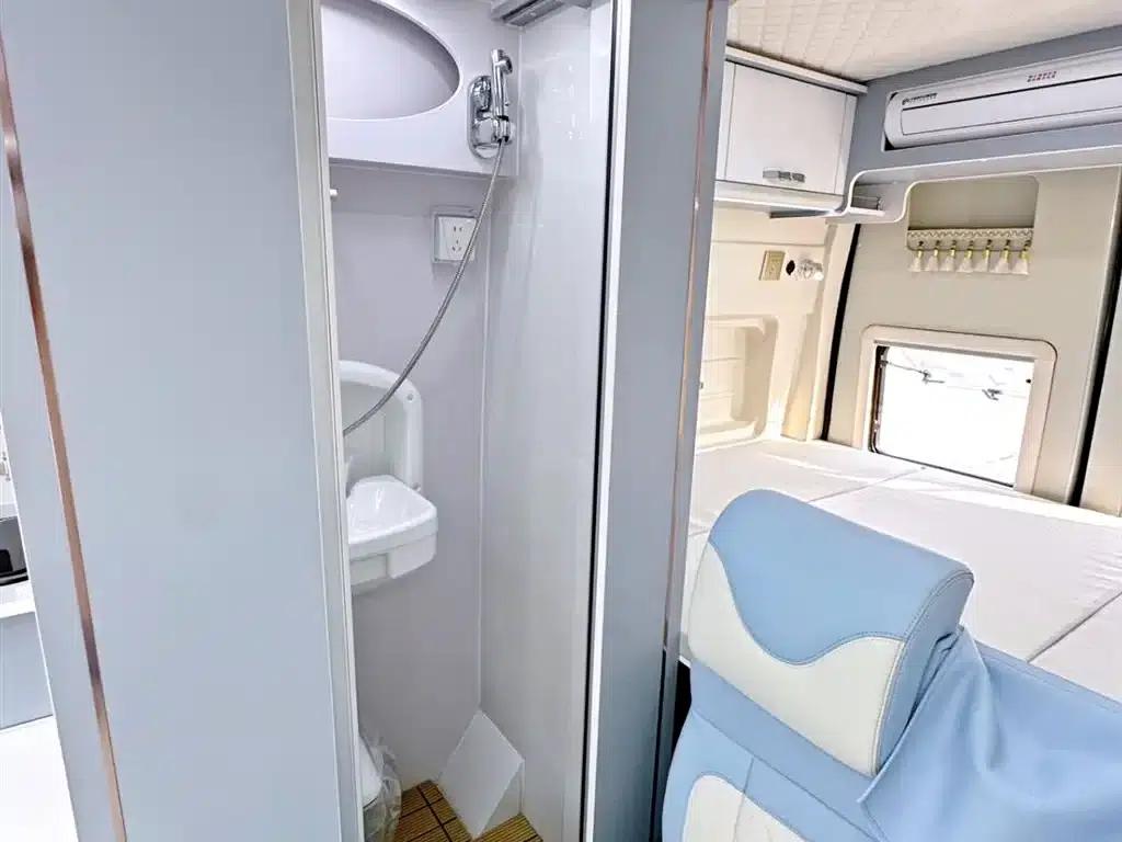 Jiangling Fushun Type B Motorhome, 2026 Model, 2.0T Automatic — миниатюра 16