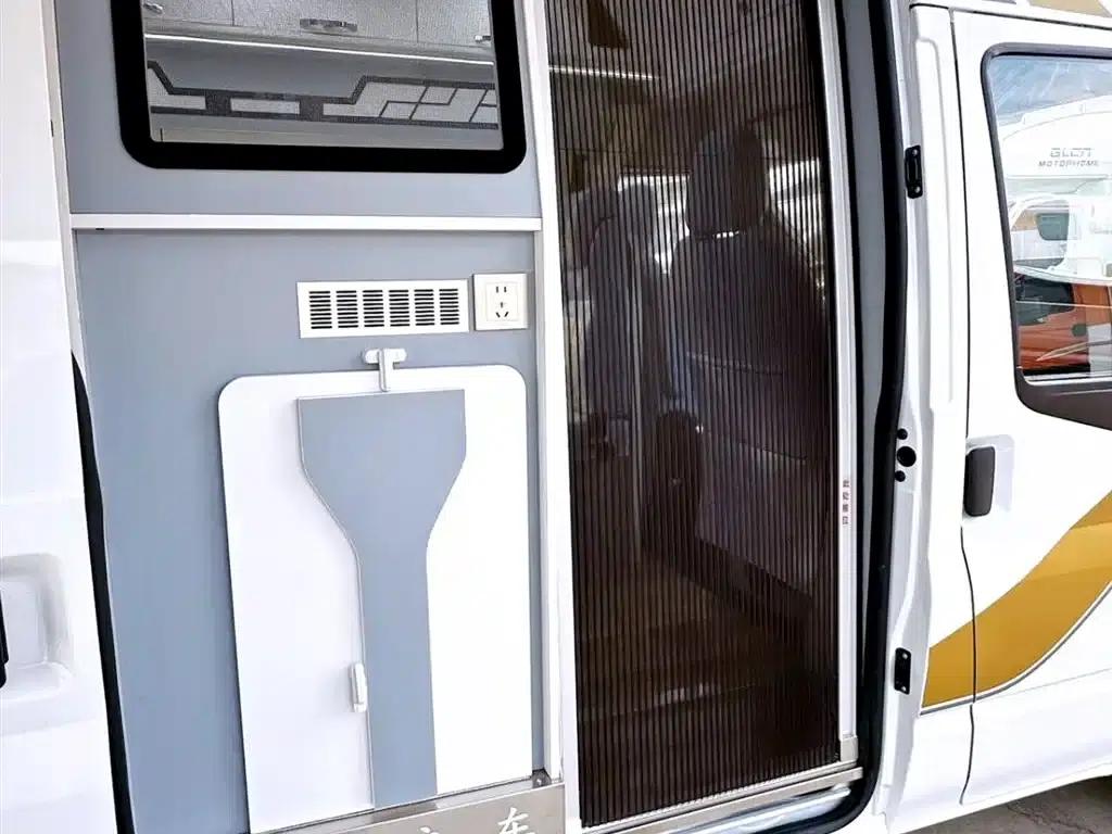 Jiangling Fushun Type B Motorhome, 2026 Model, 2.0T Automatic — миниатюра 6