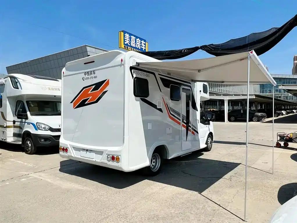 Jiangling Fushun C-type motorhome with large roof, 2026 model, 2.0T automatic. — миниатюра 2