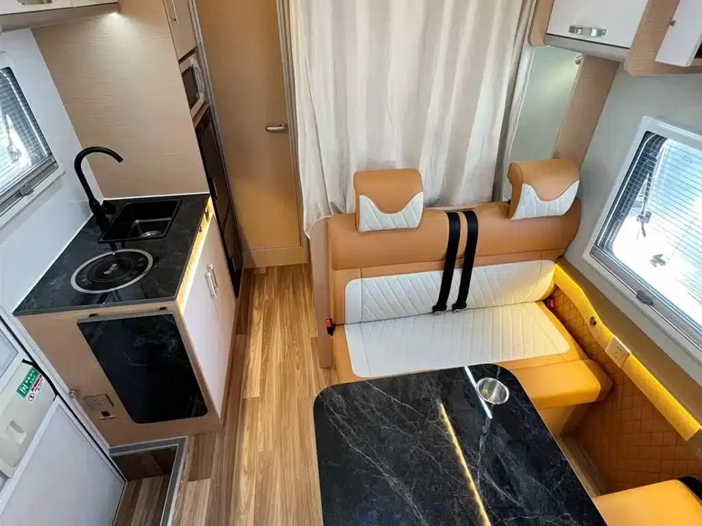 Jiangling Fushun C-type motorhome with large roof, 2026 model, 2.0T automatic. — миниатюра 11