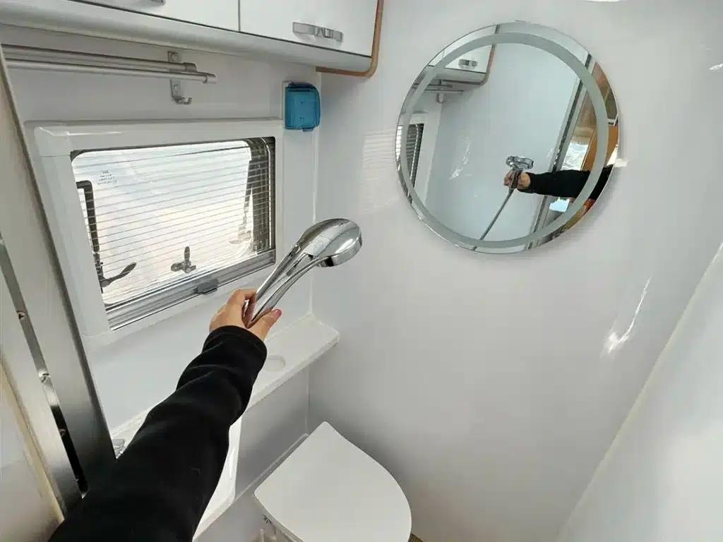 Jiangling Fushun C-type motorhome with large roof, 2026 model, 2.0T automatic. — миниатюра 19