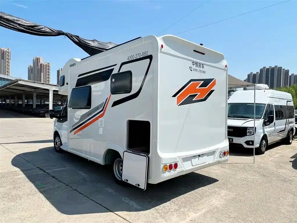 Jiangling Fushun C-type motorhome with large roof, 2026 model, 2.0T automatic. — миниатюра 3