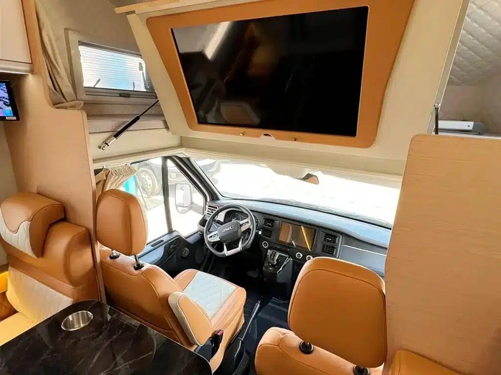 Jiangling Fushun C-type motorhome with large roof, 2026 model, 2.0T automatic. — миниатюра 9