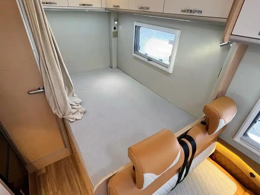 Jiangling Fushun C-type motorhome with large roof, 2026 model, 2.0T automatic. — миниатюра 10