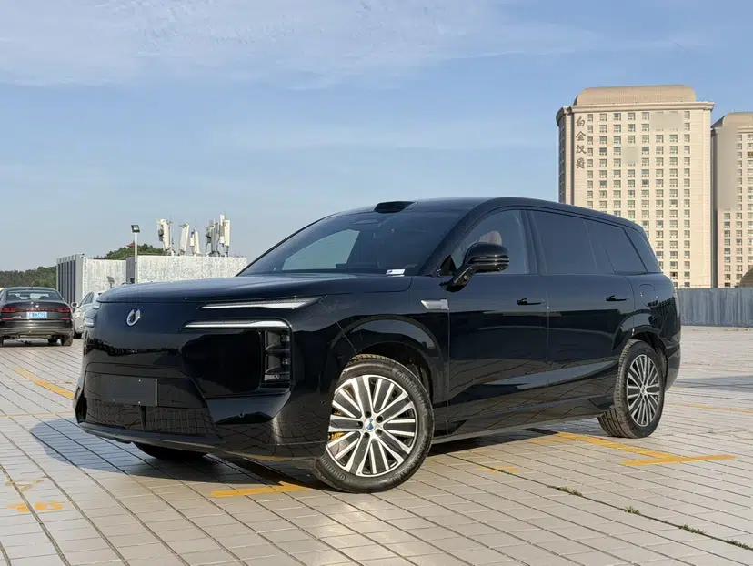 Denza N8L 2025 Model Zunrong Model — миниатюра 1