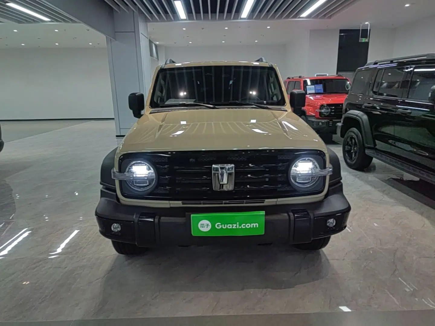 Tank 300 New Energy 2025 Hi4-T — миниатюра 2