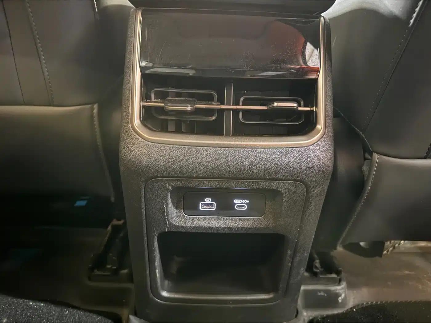 Jetour Mountain & Sea L9 2024 1.5TD 2DHT Pro 5-seater — миниатюра 12