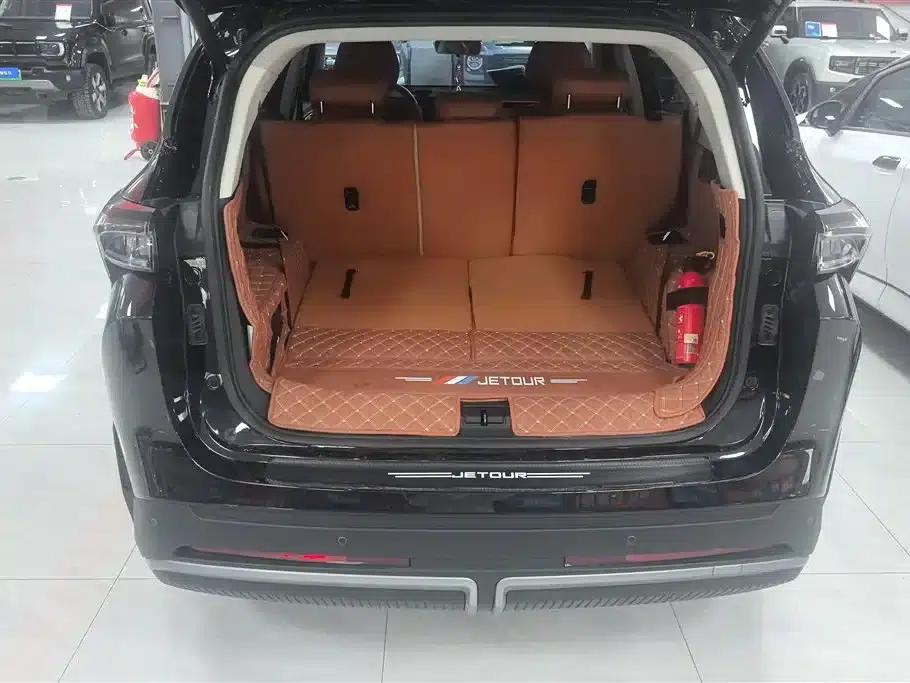 Jetour Mountain & Sea L7 2025 1.5T 120km Enjoy Edition 7-seater — миниатюра 4