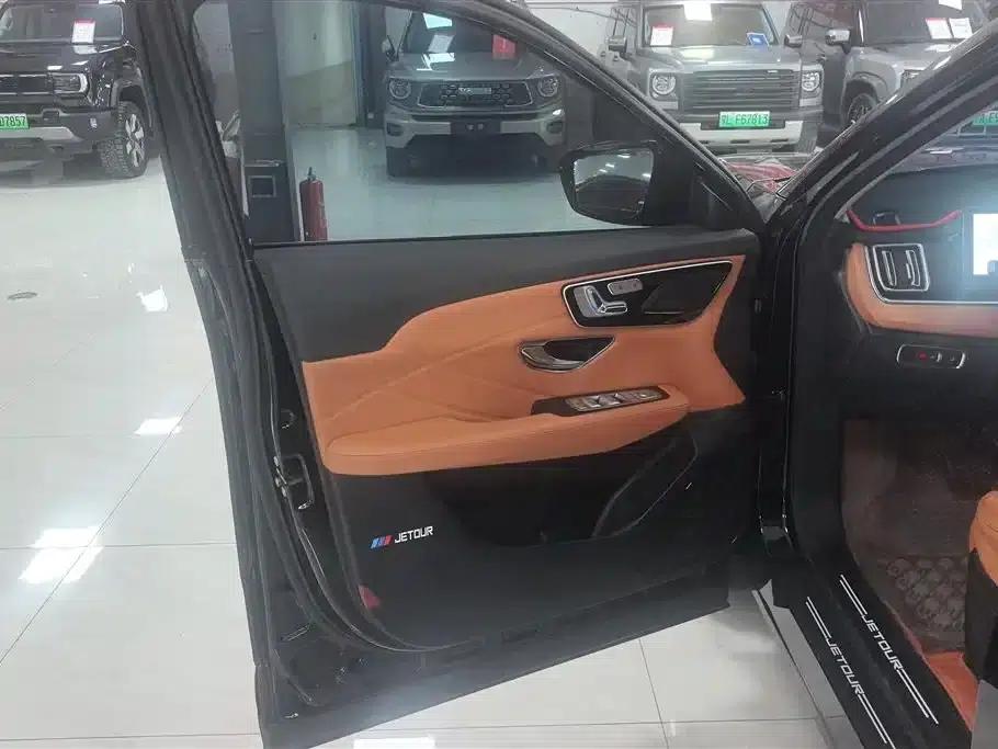 Jetour Mountain & Sea L7 2025 1.5T 120km Enjoy Edition 7-seater — миниатюра 7