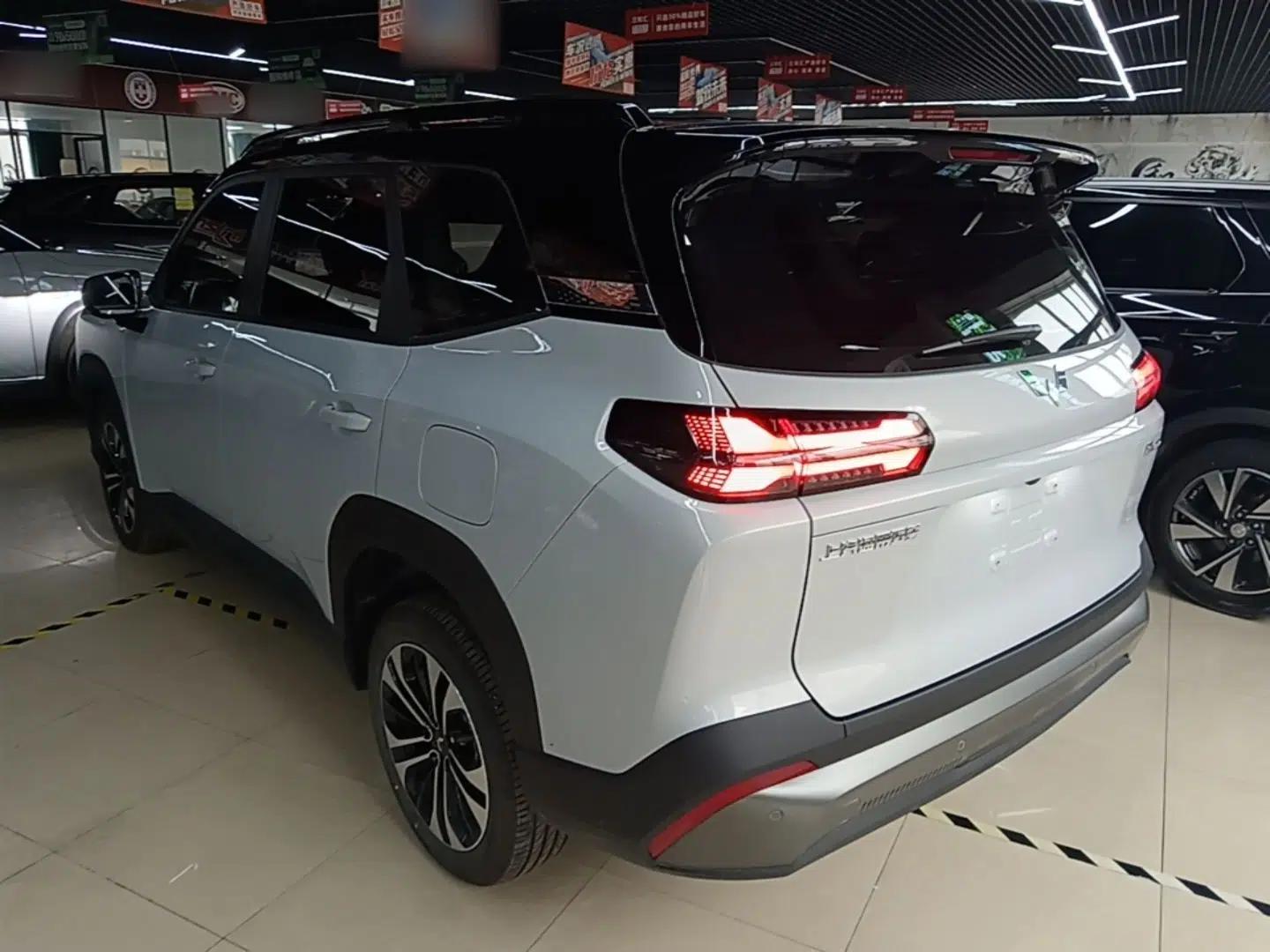 Wuling Xingguang 560 New Energy 2026 Model, Plug-in Hybrid, 125 km, Luxury Version — миниатюра 4