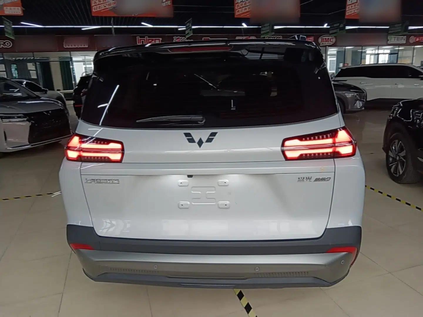 Wuling Xingguang 560 New Energy 2026 Model, Plug-in Hybrid, 125 km, Luxury Version — миниатюра 5