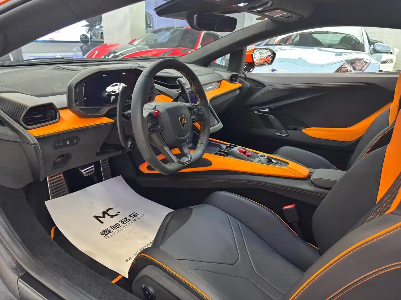 Revuelto 2023 6.5L PHEV Standard Edition — миниатюра 7