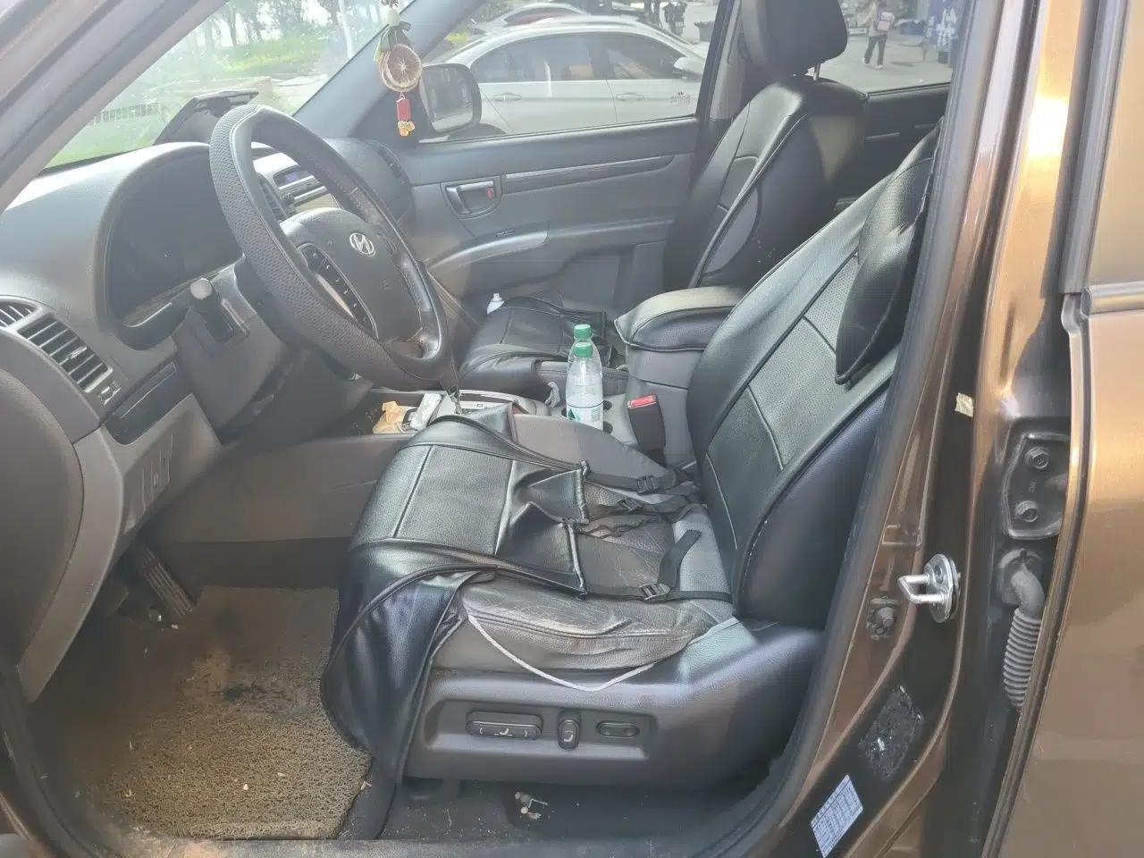 Hyundai Santa Fe Classic 2011 2.4 Ultimate Edition 7-Seater Two-Wheel Drive — миниатюра 16