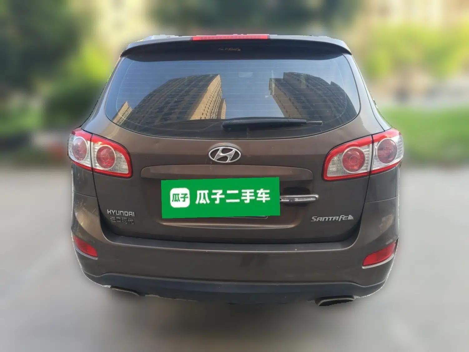 Hyundai Santa Fe Classic 2011 2.4 Ultimate Edition 7-Seater Two-Wheel Drive — миниатюра 5