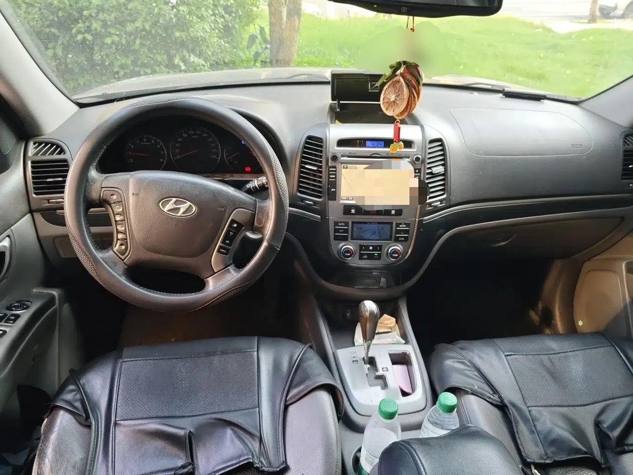 Hyundai Santa Fe Classic 2011 2.4 Ultimate Edition 7-Seater Two-Wheel Drive — миниатюра 10