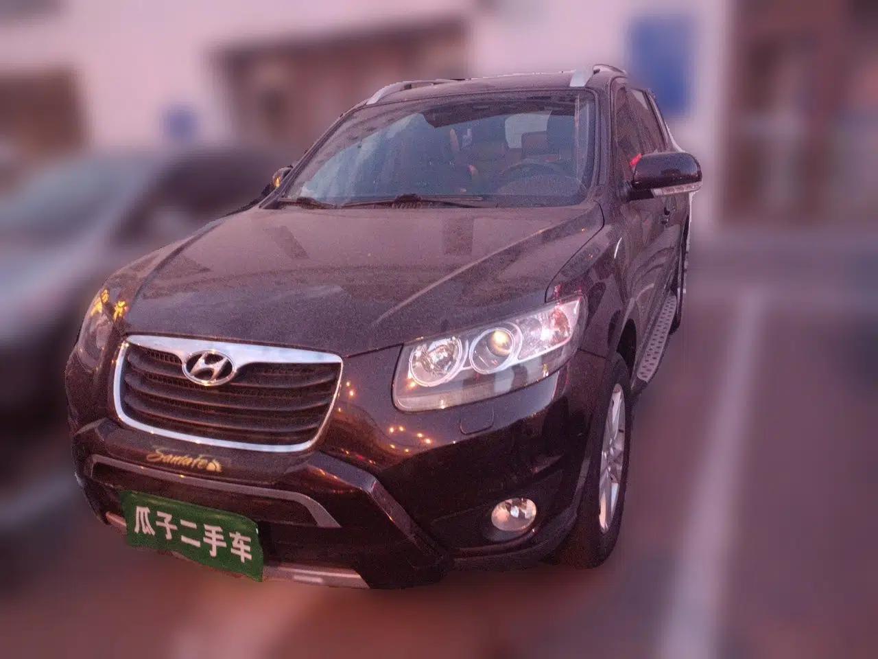Hyundai Santa Fe Classic 2010 2.4 Ultimate Edition 7-Seater Four-Wheel Drive — миниатюра 1
