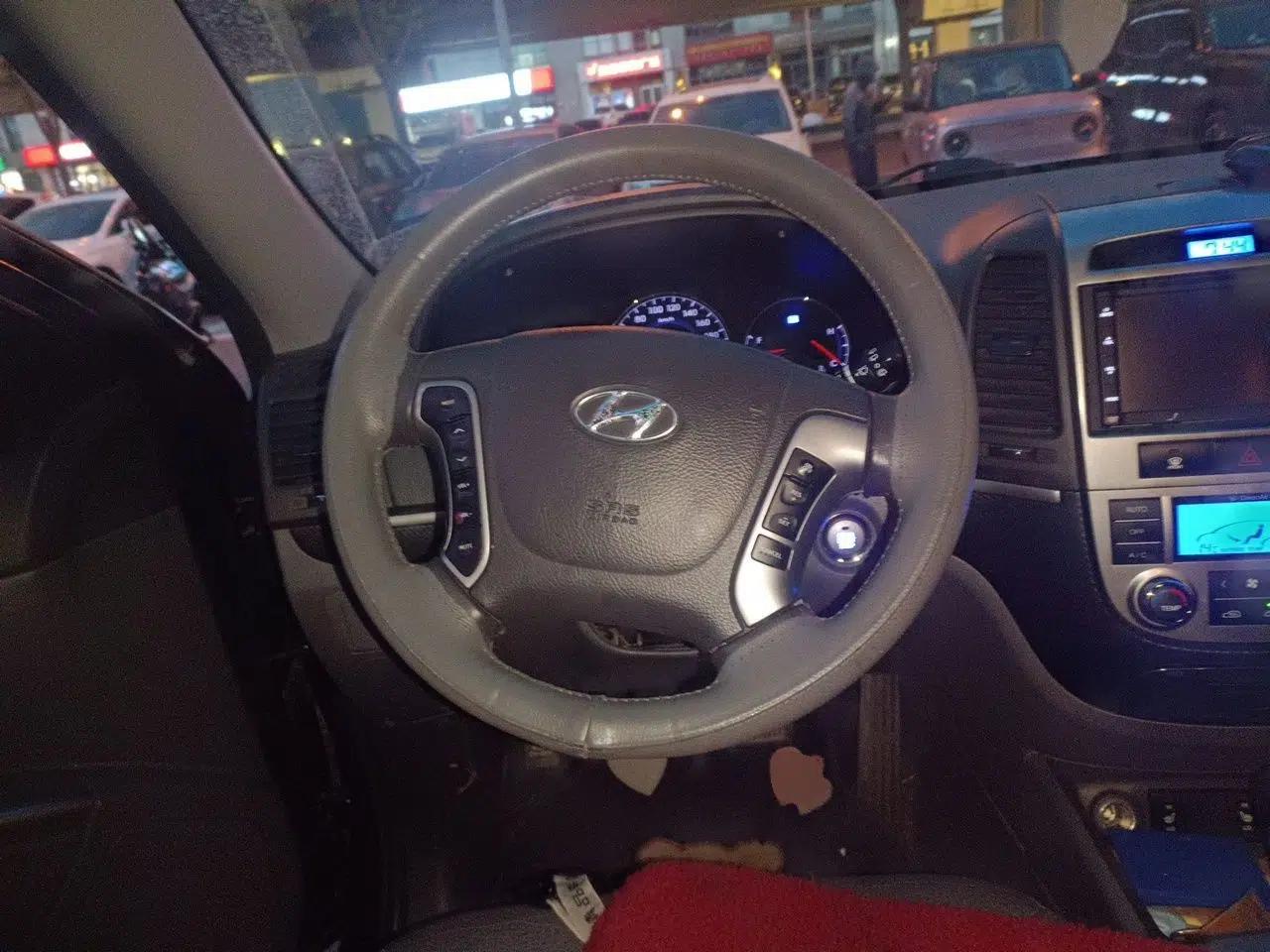 Hyundai Santa Fe Classic 2010 2.4 Ultimate Edition 7-Seater Four-Wheel Drive — миниатюра 11
