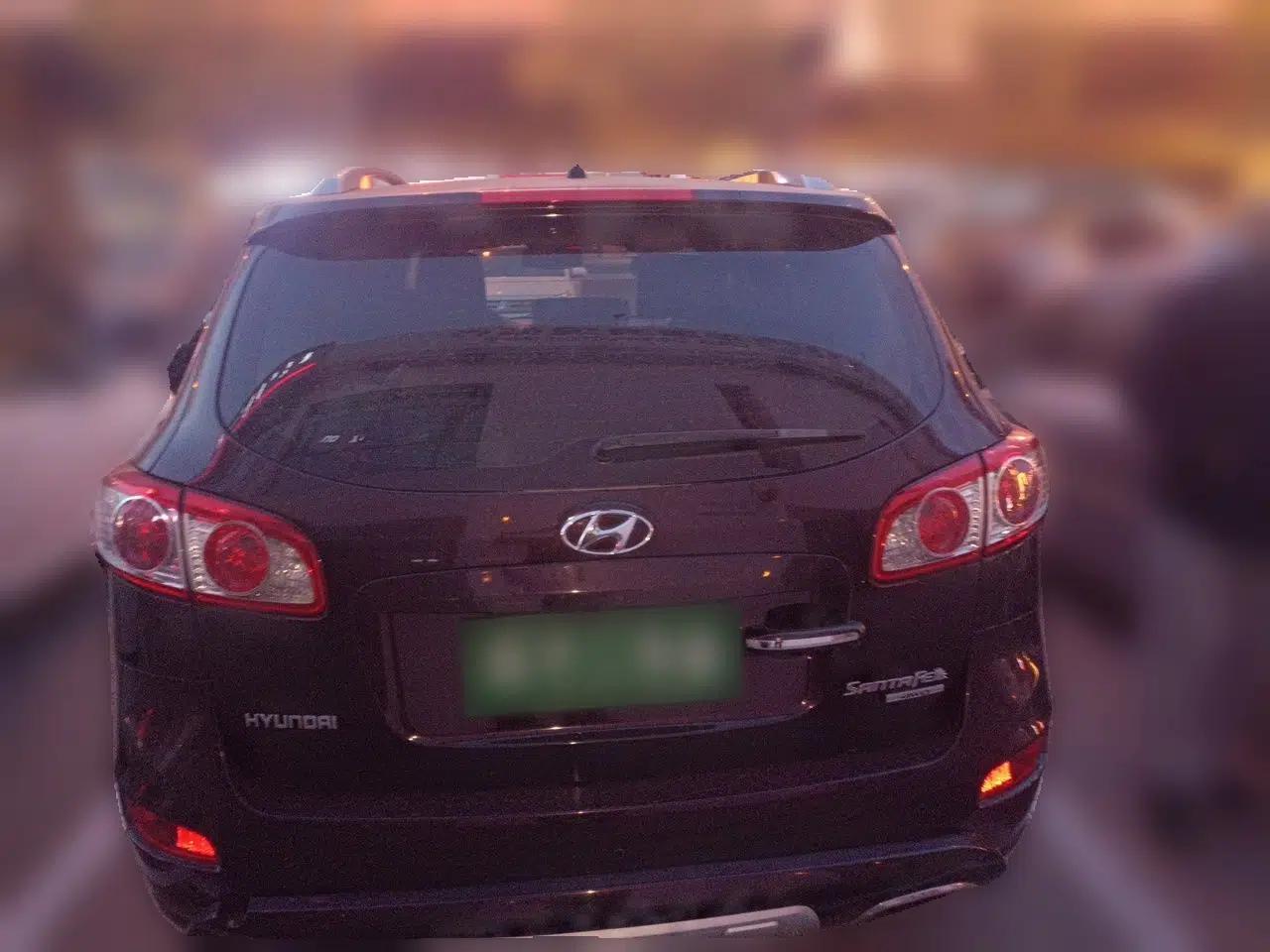 Hyundai Santa Fe Classic 2010 2.4 Ultimate Edition 7-Seater Four-Wheel Drive — миниатюра 5