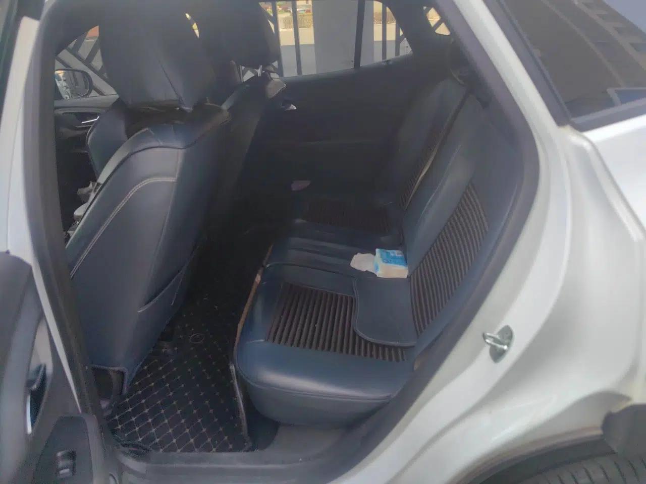 Chevrolet Seeker 2022 1.5T CVT RS Honeycomb Edition — миниатюра 18