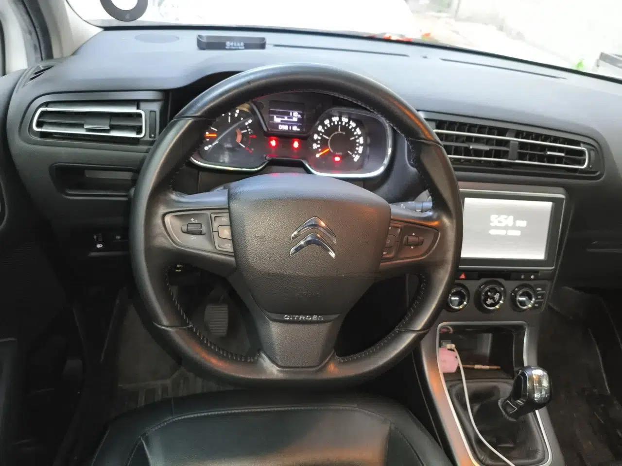 Citroen C4 Sega 2016 1.6L Manual Luxury Model — миниатюра 11