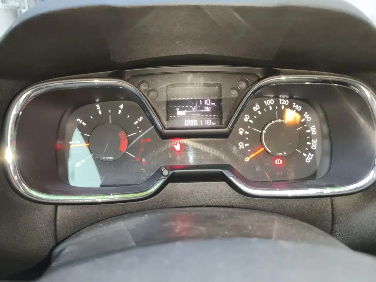 Citroen C4 Sega 2016 1.6L Manual Luxury Model — миниатюра 12