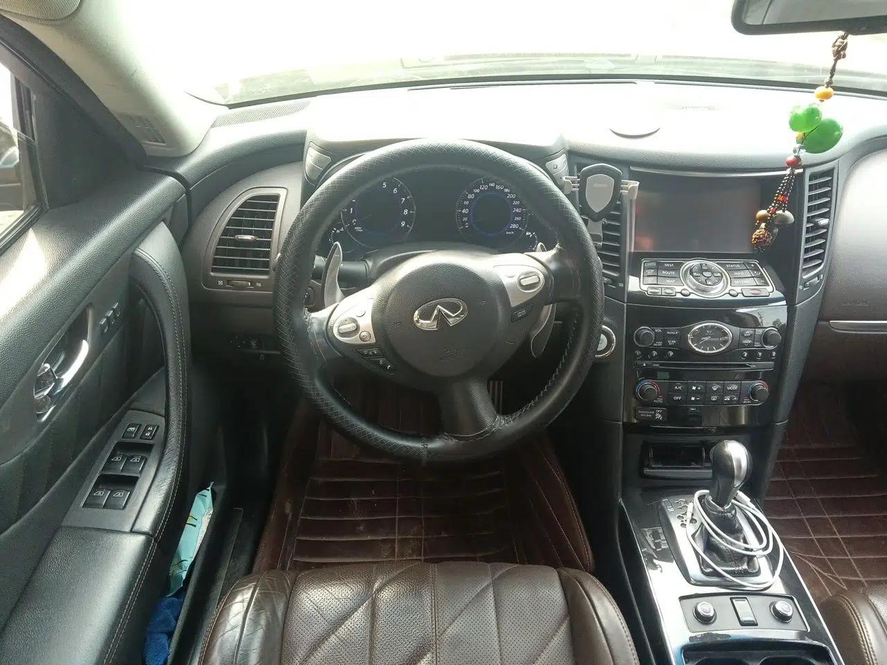 Infiniti QX70 2013 3.7L Standard Edition — миниатюра 11
