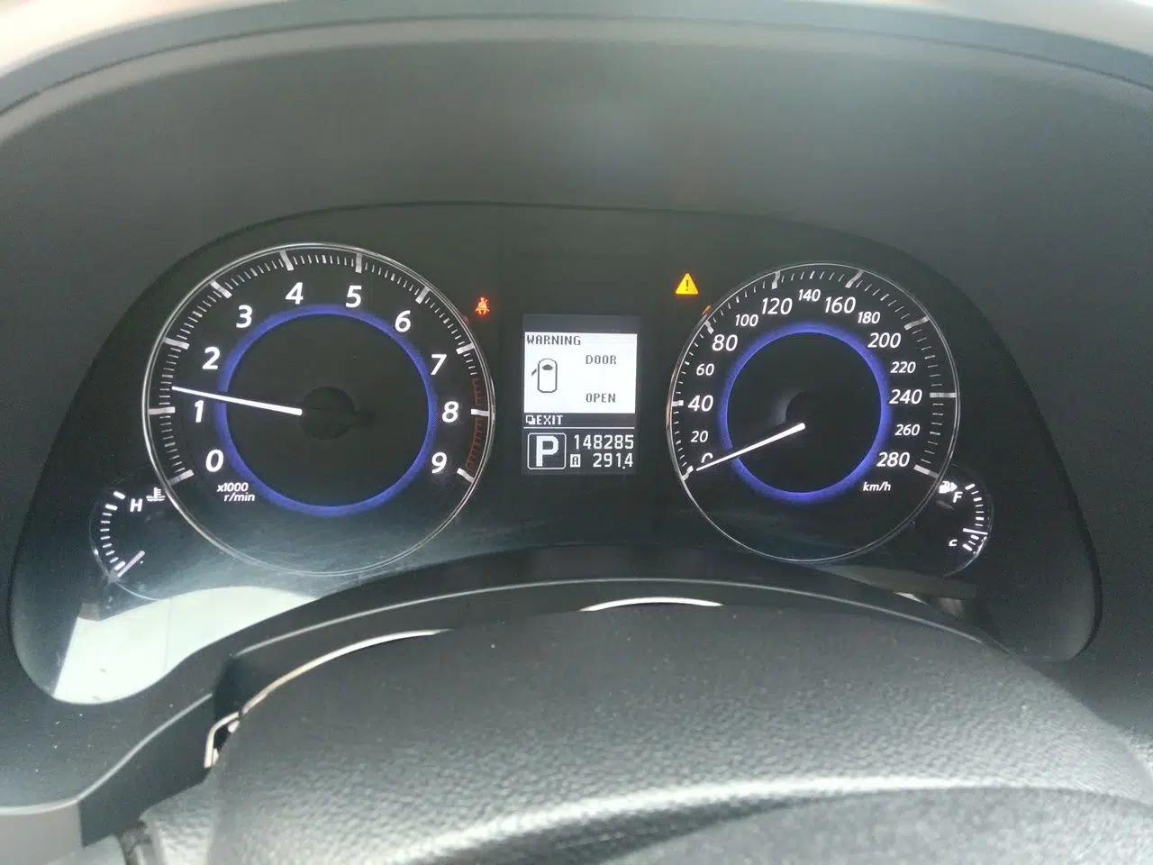 Infiniti QX70 2013 3.7L Standard Edition — миниатюра 12