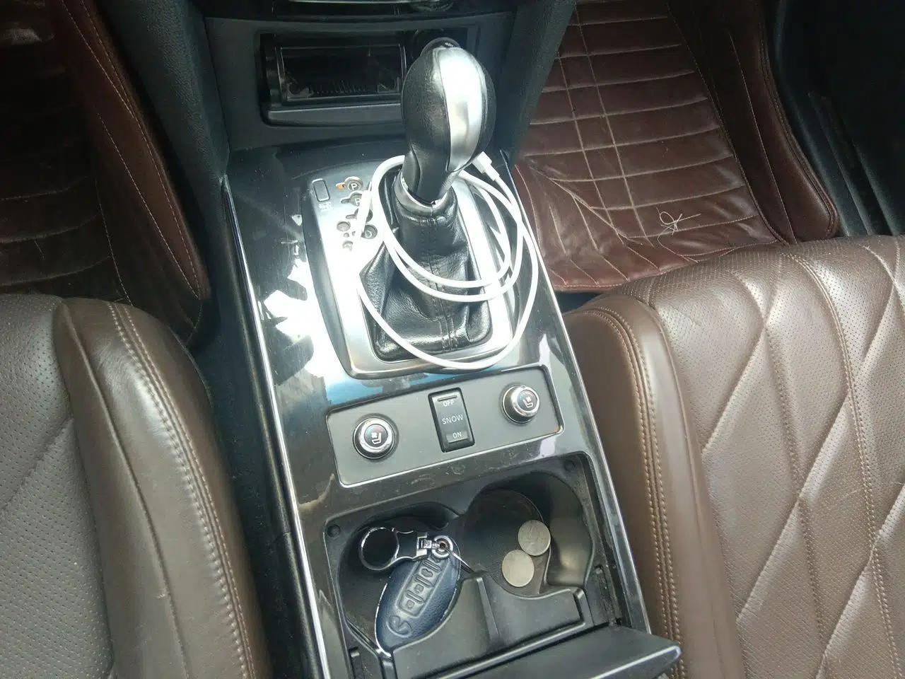 Infiniti QX70 2013 3.7L Standard Edition — миниатюра 15