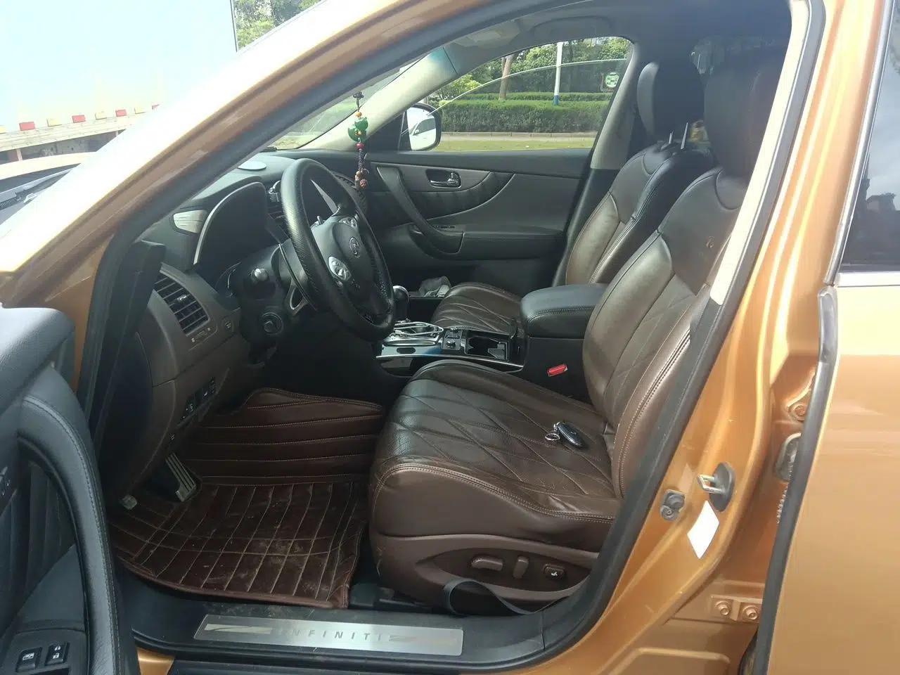 Infiniti QX70 2013 3.7L Standard Edition — миниатюра 16