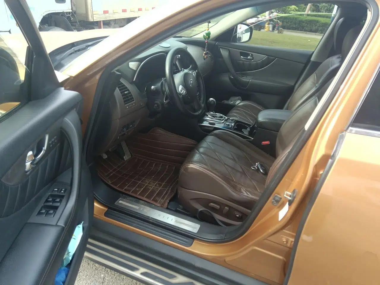 Infiniti QX70 2013 3.7L Standard Edition — миниатюра 17